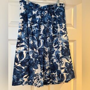 Summer blue and white skirt. Medium. 100% cotton.
